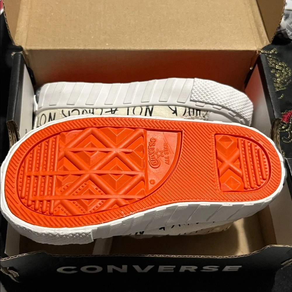 NEW Rare Converse Kids High-Top Sneakers - Cream with Black Text Size 6